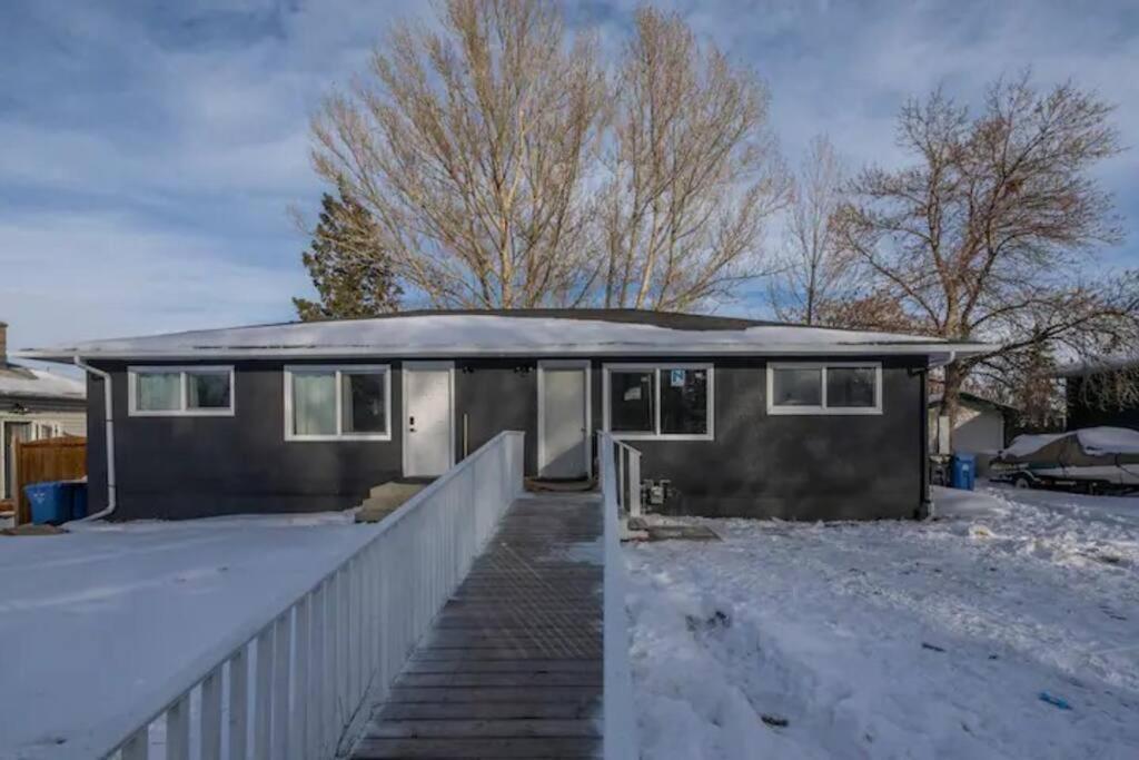 Accessible/petfriendly-2bedsuite * Calgary